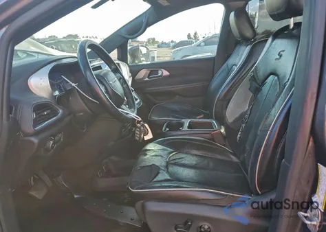 2018 Chrysler Pacifica Limited from USA, damaged, VIN 2C4RC1GGXJR358317